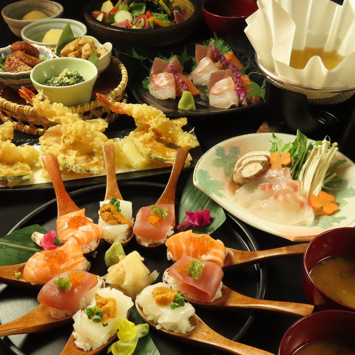 Enjoy our sushi and tempura made with carefully selected seafood!