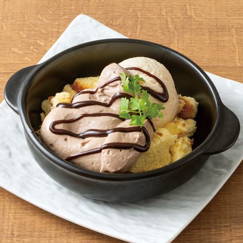 야텐도의 초콜릿 크림과 바닐라 아이스