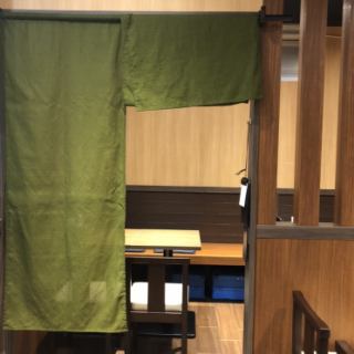 10名様までご利用できる個室もございます。雰囲気の良い店内でサクッと飲みからゆったり語らい飲みまでそれぞれの楽しい時間をお過ごし頂けます！人数に応じて座席をご用意させて頂きますめでお気軽にお問合せください♪
