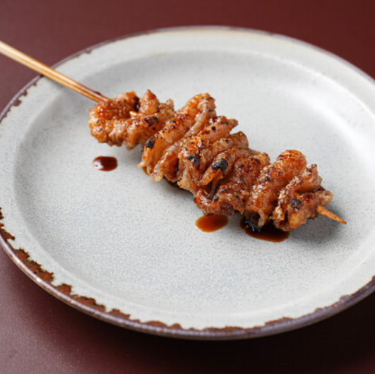 <近江鶏>を備長炭でパリっと香ばしく焼き上げ!