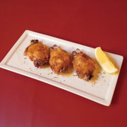 Deep-fried chicken wings