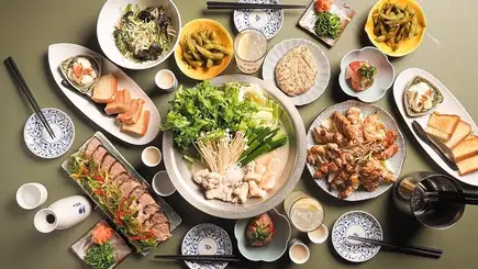6000日圓雞湯火鍋套餐【7道菜+90分鐘暢飲】以新鮮宰殺的雞肉和起司粥作為結尾