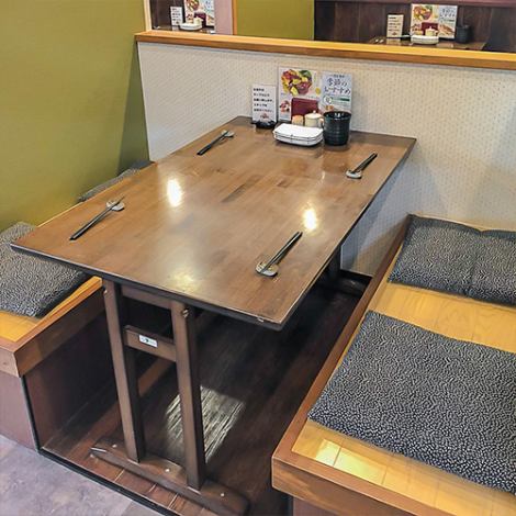 [Table Seats] We have 9 seats! Since we have table seats, you can enjoy your meal without having to take off your shoes.