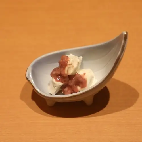 クリームチーズの酒盗がけ