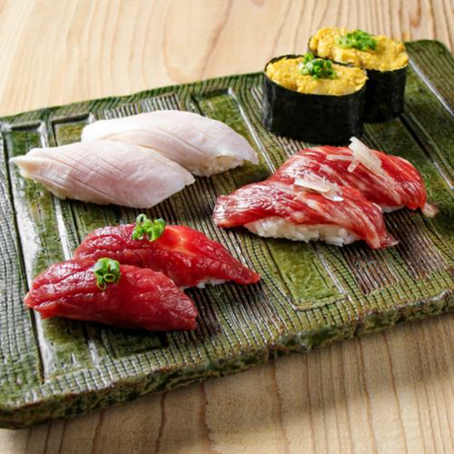 Assorted footsteps of Kotobuki [lean, medium fatty tuna, pork toro, foie gras warship]