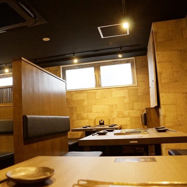 A 3-minute walk from Nagareyama Otakanomori Station.How about a yakiniku banquet in a fashionable hideout space?Complete VIP private room seats for up to 6 people.Private room seats for up to 16 people.All tables have sofa seats.Please enjoy the finest yakiniku in a sophisticated restaurant so that guests with children can spend their time in a relaxed manner.