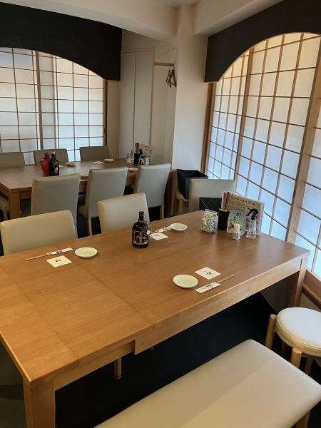 解放感溢れるテーブル席は、ゆったりくつろげます！ご宴会、お祝い、慶事法事でお祝い寿司はいかがでしょうか