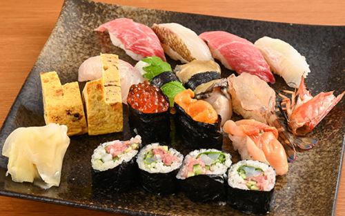 熟練の職人が丹精込めて料理してくれます