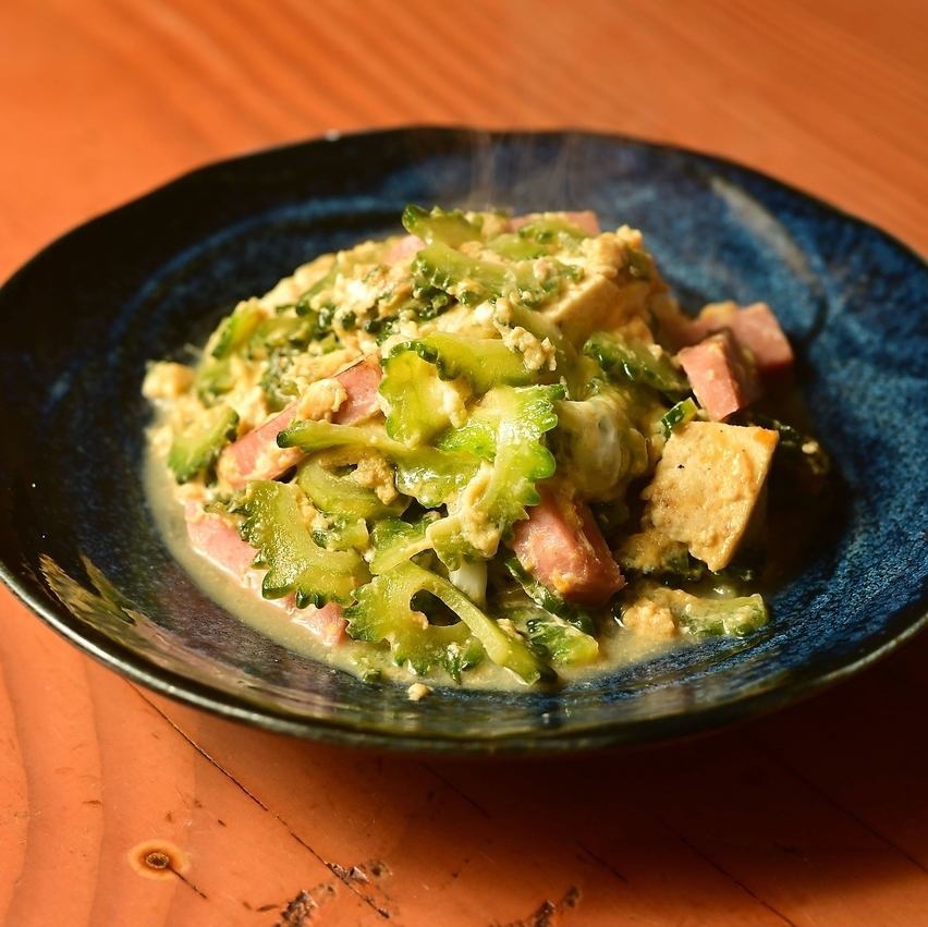 琉球名産物や天然の調味料で味付けをした自慢のお料理をご提供◎