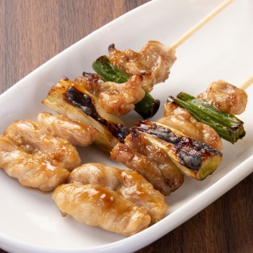 【鮮度抜群】店内で丁寧に捌いた新鮮な『焼鳥』！プリッとした食感のおすすめ『せせり』は必食