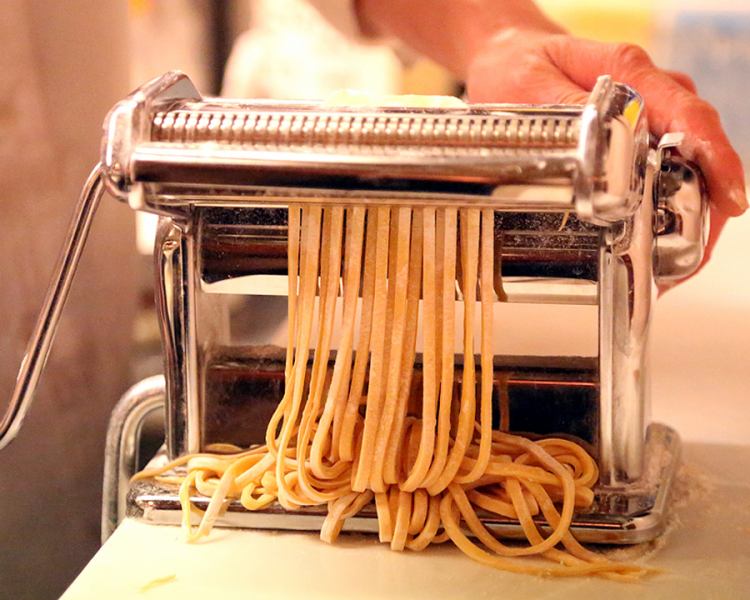Homemade fresh pasta! Enjoy the deliciousness of freshly made pasta every day!