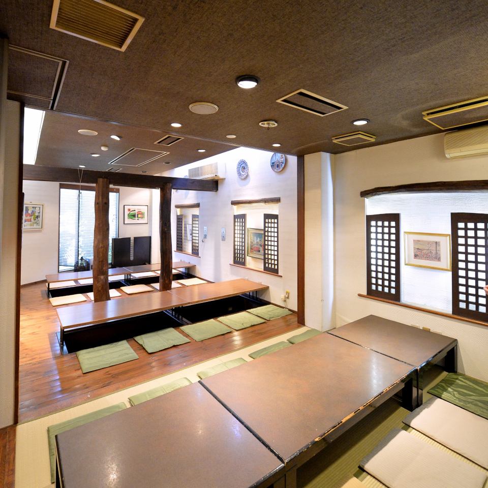 There is also a private tatami room that can be used by a small number of people!