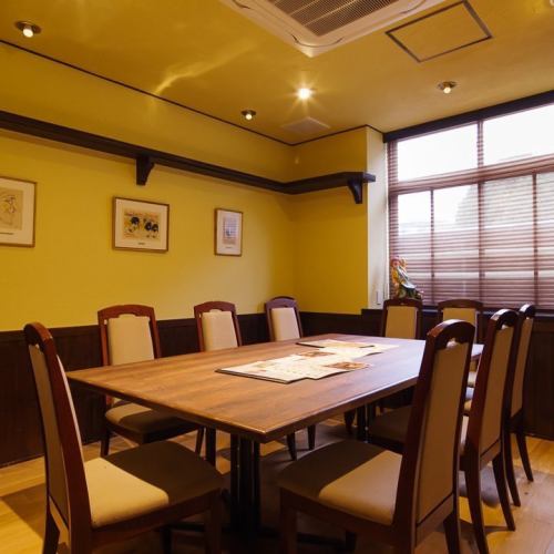 We are fully equipped with complete private room seats that can accommodate celebrations and legal affairs.