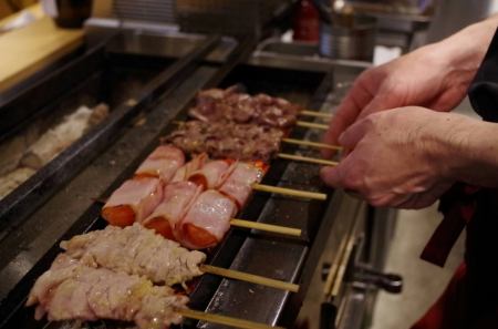 Eat yakitori anyway! You can taste yakitori different from others !!