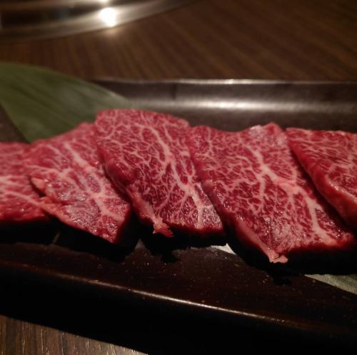 新鮮「極サガリ」。濃厚な旨味が溢れる逸品。