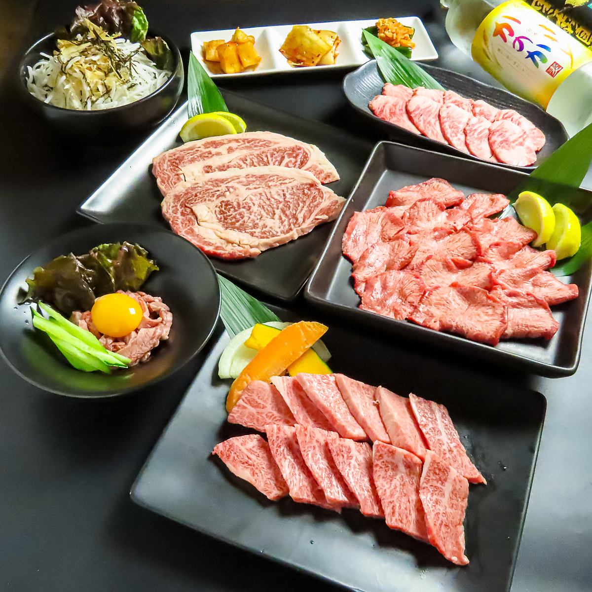 秘伝のタレを絡めて、熱々の白飯を頬張る!それが美味しいお肉への礼儀!