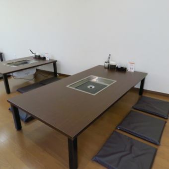 【パパママ安心！】2階の座敷席は、全席座敷となっており、小さなお子様がいらっしゃるご家族もゆったりとおくつろぎいただけます。また、座敷席は最大22名様でご利用いただけますので、歓送迎会や宴会などにもご利用ください。