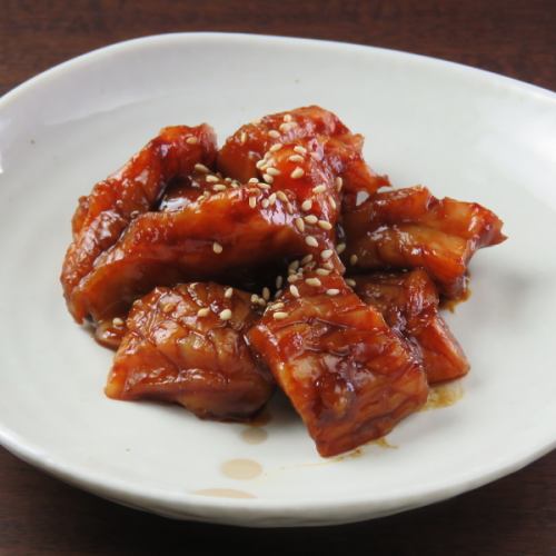 【東海地方仕込みのみそだれで味わう上ミノの新境地】上ミノ990円(税込)