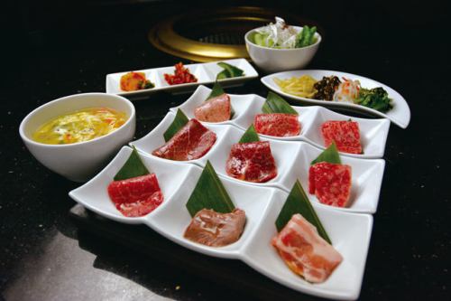 《Yakiniku lunch course》 Compare meat eating ♪ 3200 yen