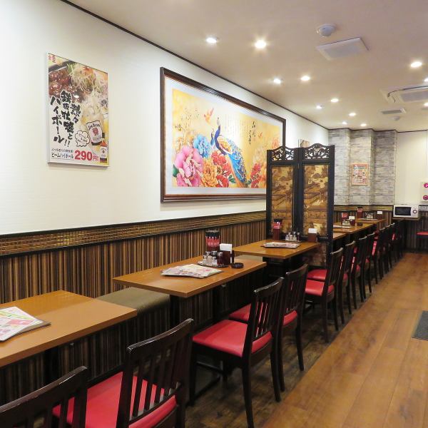 It is a shop that makes you feel the atmosphere of authentic Chinese when you open the door.The cuisine is reasonable at Sichuan, Guangdong, Hong Kong and several regions of China.It is easy to use for every scene from one person to a party.