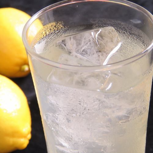 A wide variety of all-you-can-drink menu items♪