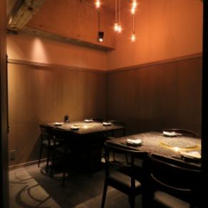 6名～8名様用の個室席を完備。周りが気にならない完全プライベート空間でごゆっくりと当店自慢の極上焼肉を心行くまでお楽しみください。