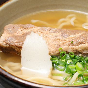 自家製の沖縄そばが自慢