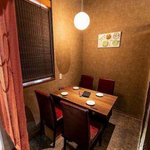 Private room seats for 2 to 4 people.You can enjoy your private space.