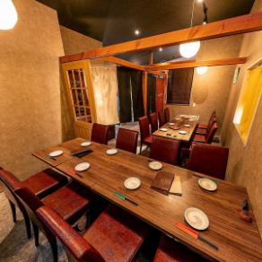 A private room can be reserved for 9 to 16 people.Please use it for various banquets.