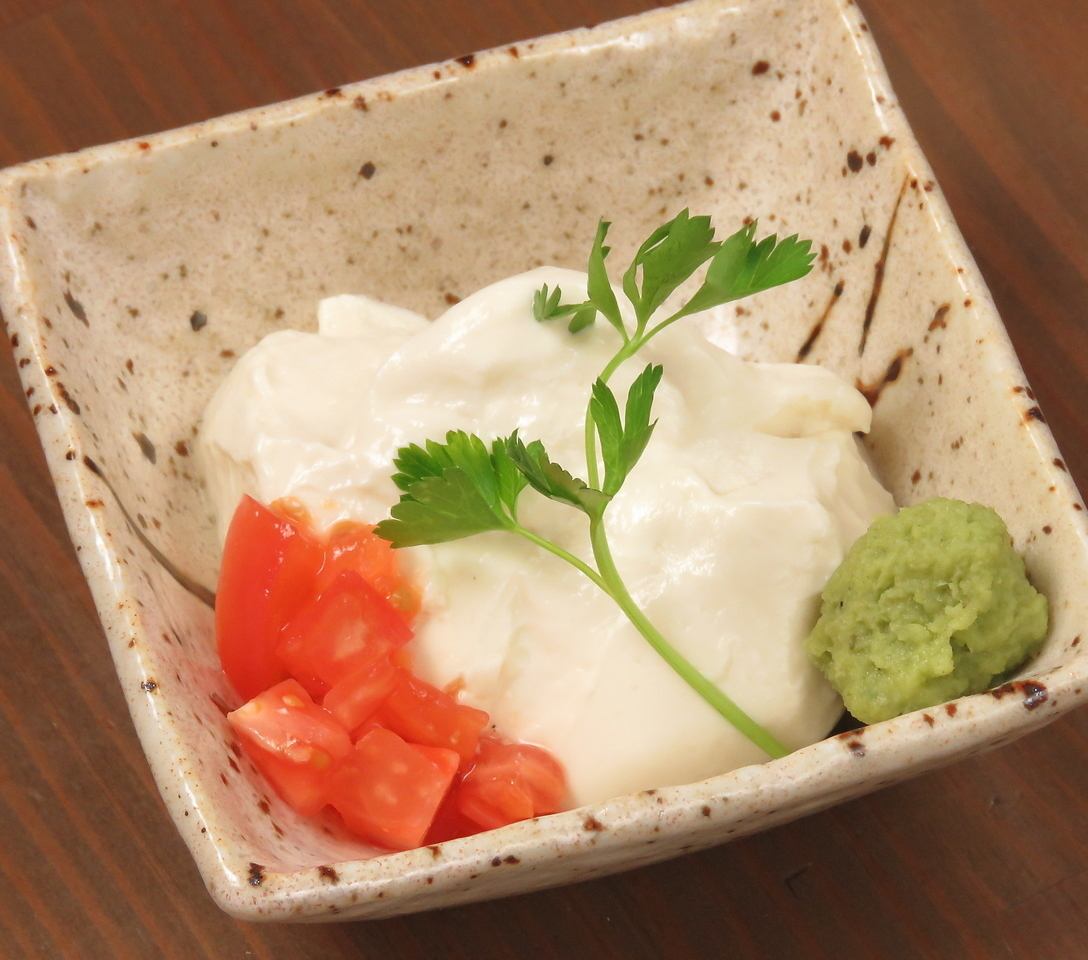 There is also a special izakaya menu such as homemade cheese tofu