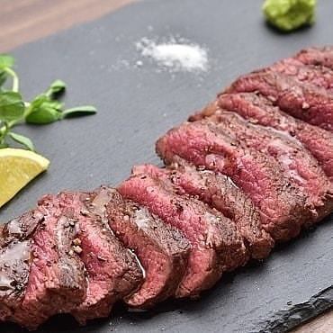 Unprecedented offer of Kuroge Wagyu beef and beef tongue lava grilled!