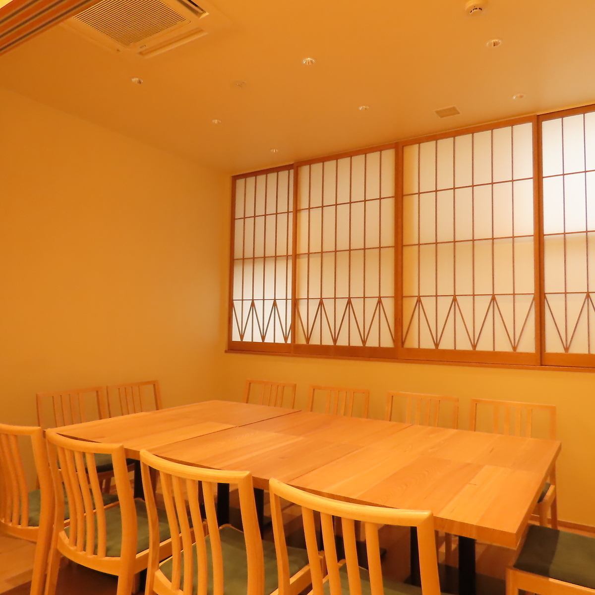 There is a private room on the second floor that can accommodate up to 6 people! Perfect for banquets and parties♪