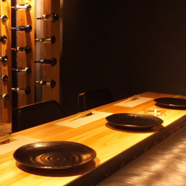 【Hideaway Teppanyaki】 Teppanyaki shop where people who know know nest while standing in a little path from Harukichi Street.Mainly based on Kyushu's Kuroge Wagyu beef steak and seafood teppanyaki.Not only the taste of the dish but also the atmosphere that you can relax is a wonderful shop that you want to tell to acquaintance in mind.