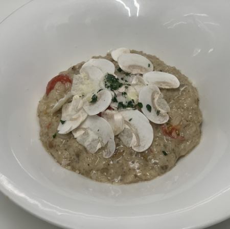 ポルチーニ茸とマッシュルームのクリームリゾット