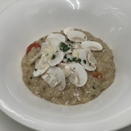 ポルチーニ茸とマッシュルームのクリームリゾット