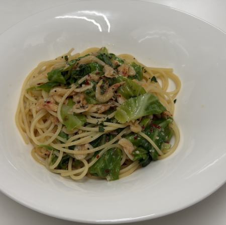 春キャベツと桜エビのアンチョビスパゲッティ
