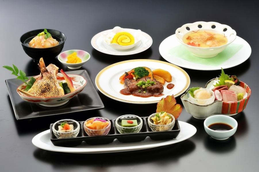 【和洋中会席コース4500円】　ホテルの専門料理人による和洋中の会席コース　当店人気No.1のコース料理です