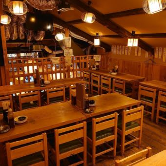 [Table seats for 100 people, 1st and 2nd floors] 1st floor: 44 seats, 2nd floor: 62 seats and a lot of table seats! If you connect the table, you can make 2 to 14 seats.You can use it widely from small to large banquets ☆