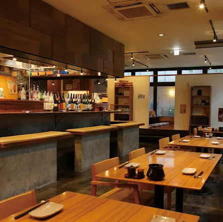 【テーブル席】女子会や仲の良い友達との集まりにおすすめ！気軽にお越しください♪