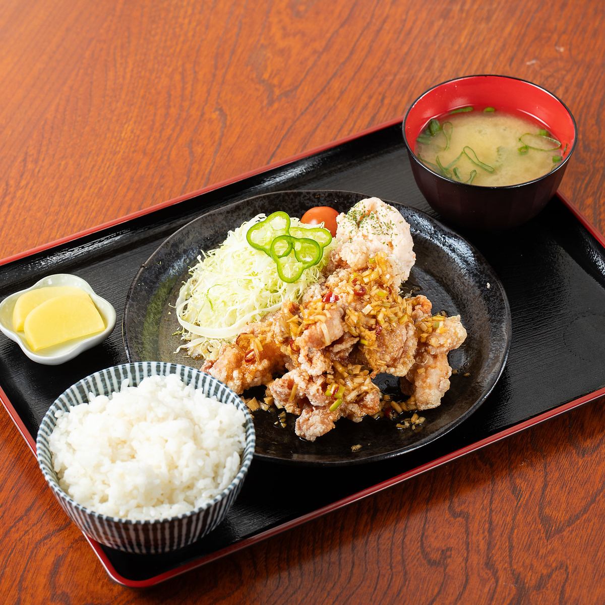 お得なランチセットをご用意！当店自慢の一品をお楽しみください