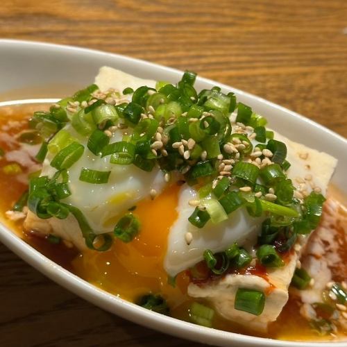 辣涼豆腐配溏心蛋