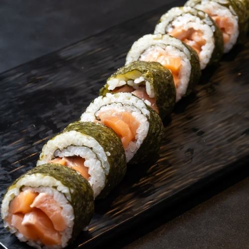 Salmon kimbap