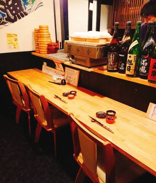 There are only 4 seats on the counter.First come first-served seats.Please enjoy fresh fish dishes and local sake that boasts tonight at tonight ♪