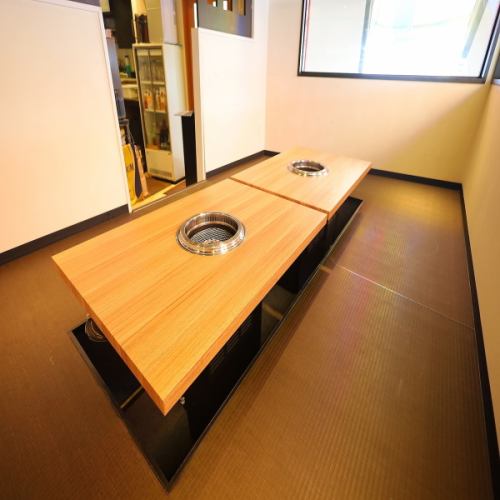 The sunken kotatsu can accommodate up to 10 people.