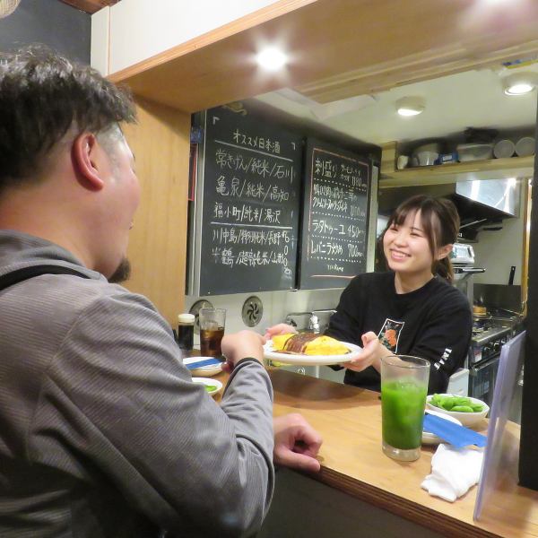 “Tsubame SAKABA” is a shop that features a cozy atmosphere that makes it possible for people who have met for the first time to meet each other. There is.One friend is welcome as well as friends!