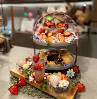 カフェニトロのイチゴいちごなアフタヌーンティー2026（3月4月GW限定）※ティーフリー付※