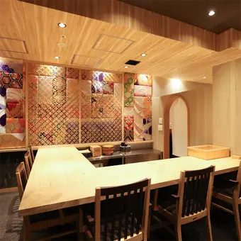 A rare private room with counter seating.Enjoy a luxurious moment in a private space.