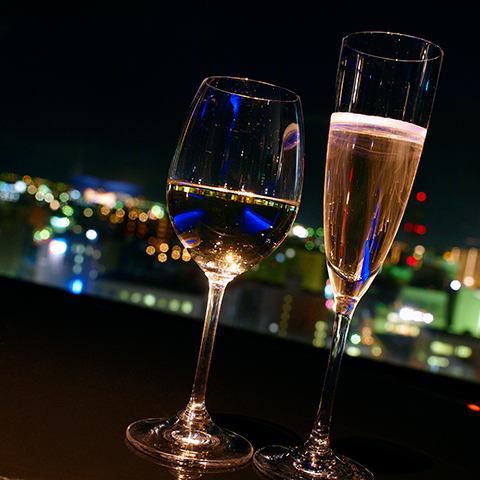 地上60メートルからの夜景とともに