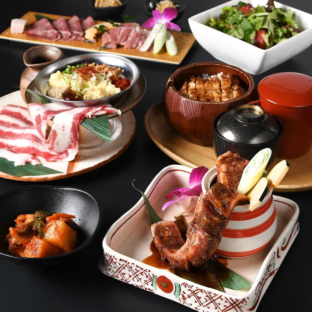 附无限畅饮♪ 可以以超值价格享用三河牛黄金、松阪牛等优质肉的套餐餐厅。