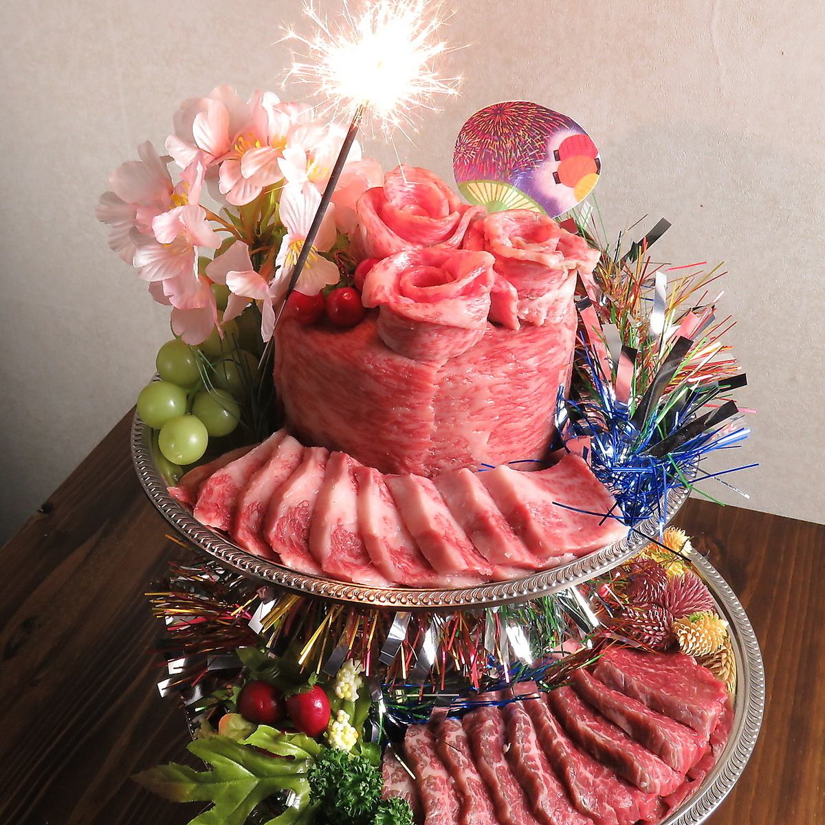 焼肉Lab名物★肉ケーキで盛大にお祝いを♪